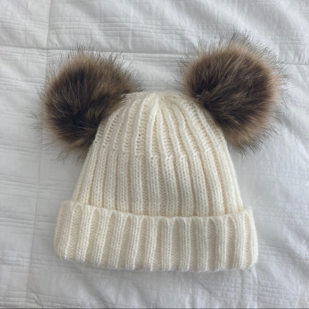 Double Pom Pom hat